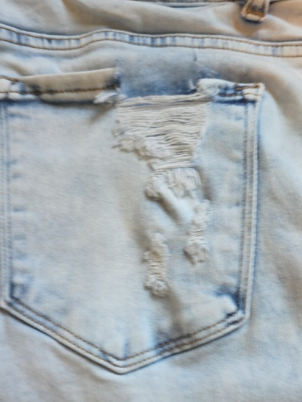 Light Wash Tie-Dye Hem Ankle Jeans - Women's-Size 32 - Picture 6 of 6